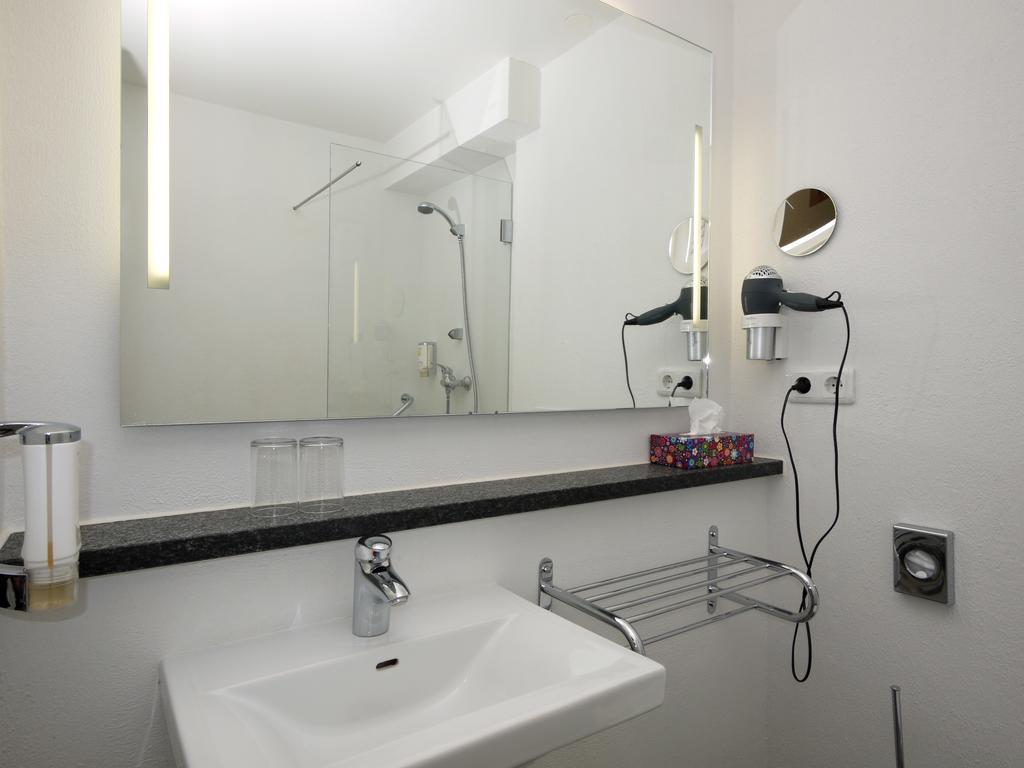 Hotel Pinger เรมาเงน ภายนอก รูปภาพ
